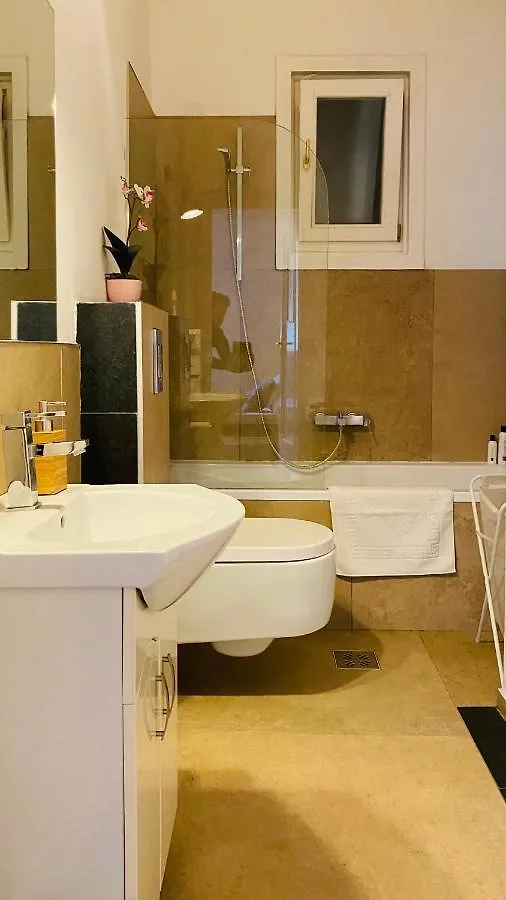 בודפשט Apartment Next To The Parliament 0*,